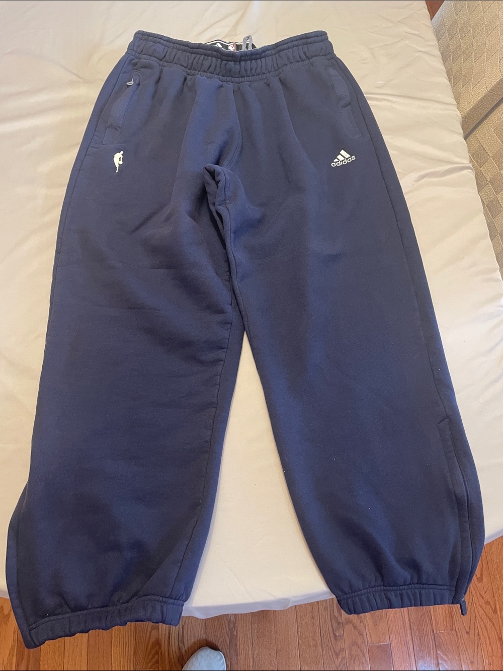 Men’s sweatpants size medium